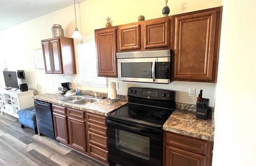 Myrtle Beach Cottage | MRV28, 2-Bedroom Cottage, 2 Blocks To Beach! Pool Front, Free WIFI