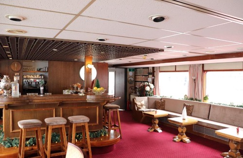 Vienna Boat Rental | Ms Diana Hotel - Cruises