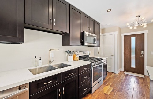 Mount Helix Resort | Mt. Helix Resort + Heated Pool/Spa, Pickleball, Game and Movie Room, Amenities!