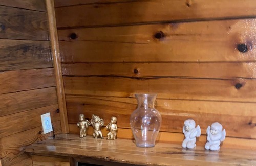 Slade Cabin | Mt Hideaway is in the heart of Red River Gorge & Natural Bridge.