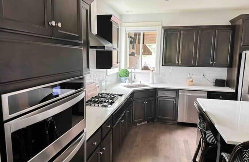 Carver House | Mt Hood Luxury Home with Hot tub Game room & More