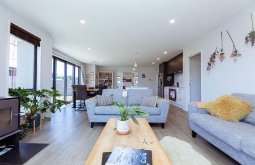 Methven House | Mt Hutt Views on Memorial Cres