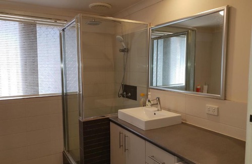 Inglewood Apartment | Mt.Lawley Superb 2 BR location Comfort, style 3