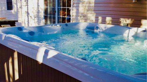 Pocono Lake Ski Chalet | Mt. Maplewood Chalet