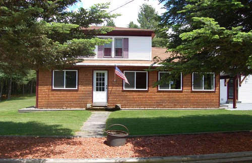 Carroll House | Mt Washington Home Escape W/Jacuzzi : Pets Welcome With Private Backyard