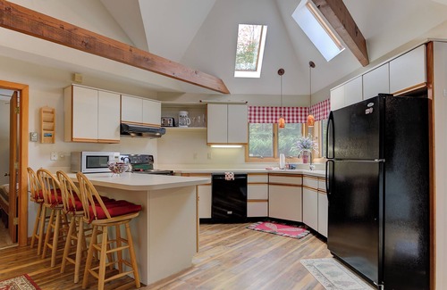 Bartlett House | Mt. Washington Valley Get Away - near Hiking, Storyland & North Conway