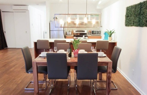 Plateau Mont Royal Apartment | MTLVR #01 | Modern Loft Plateau, A/C, Roku TV