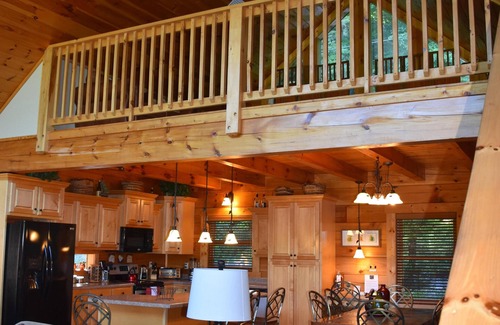 Butler Cabin | MTN CABIN LAKEFRONT,CANOE/3 KAYAKS,POOL TABLE,DOCK,FIRE PIT, FIREPLACE,JACUZZI