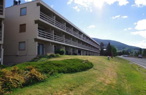 Dillon Apartment | Mtn-View Condo with Hot Tub Access in Dillon!