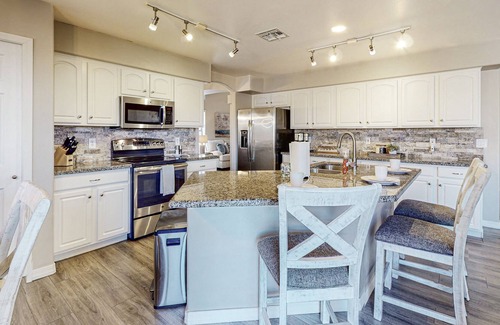 Rancho Vistoso House | Mtn-view home with private pool, hot tub, grill, & enclosed backyard