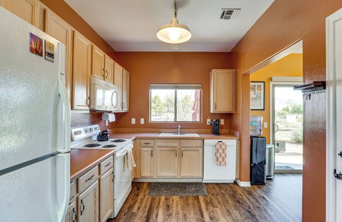 Green Valley House | Mtn-View Oasis w/Pool Access in Green Valley!