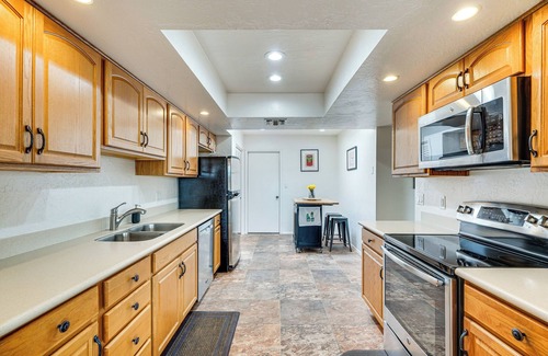 Catalina Del Rey House | Mtn-View Townhome w/Pools: 5 Mi to Sabino Canyon!