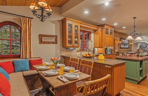The Highlands House | Mtn Views + Hot Tub + Ski Shuttle + Near Nordic Skiing - Cypress Mountain Chalet