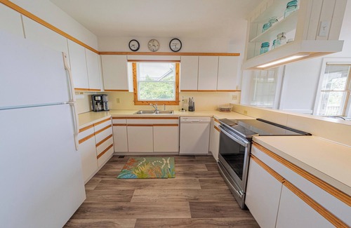 Duck Cottage | Mucky Duck + Soundfront + Duck NC + Sanderlin Community with Pool
