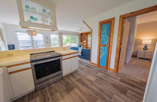 Duck Cottage | Mucky Duck + Soundfront + Duck NC + Sanderlin Community with Pool
