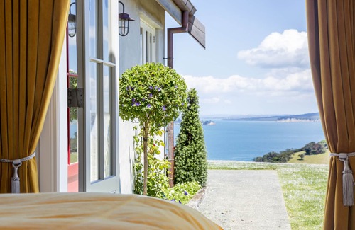 Oneroa Cottage | Mudbrick Cottages