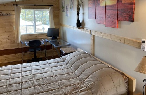 Monticello House | Muddy Paws Ranch - a one of a kind VERY pet friendly ranch with amazing views!