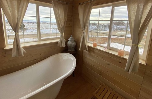 Monticello House | Muddy Paws Ranch - a one of a kind VERY pet friendly ranch with amazing views!