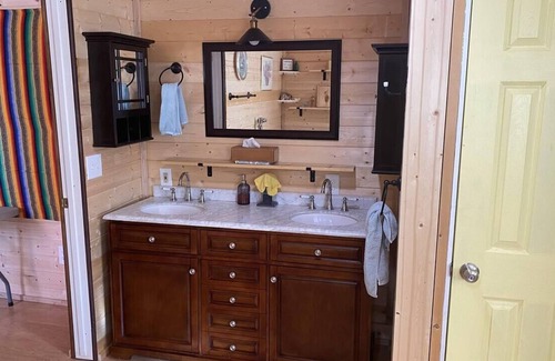 Monticello House | Muddy Paws Ranch - a one of a kind VERY pet friendly ranch with amazing views!