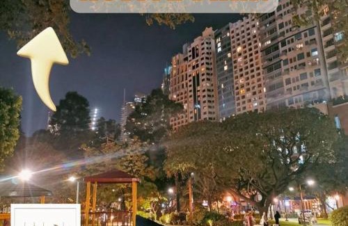 Legazpi Village Apartment | Muji KLTower Makati - Greenbelt - with Pool Access