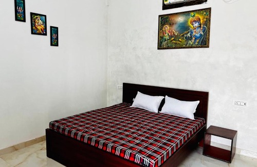 Barsana House | Mukhiya Ji Kripa Nikunj-Guesthouse