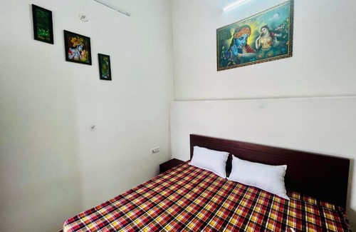 Barsana House | Mukhiya Ji Kripa Nikunj-Guesthouse
