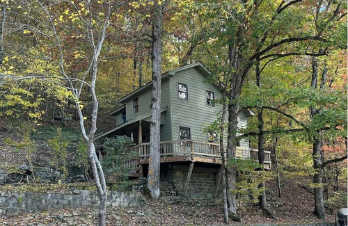 Ozark Cottage | Mulberry River Front cottage near OHV/ATV trailheads at Cass Arkansas. Save 10% per day 5 nights or more.