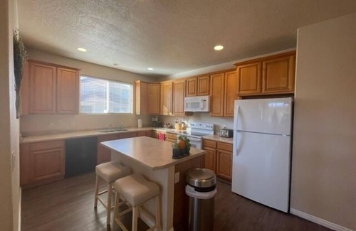 Mesquite Condo | Mulligan Manor by Mesquite Vacation Rentals with Community Pool and $510 in free daily activities