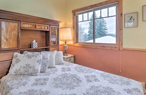 Whitefish Cottage | Multi-Building Retreat Center w/ Hot Tub & Sauna!