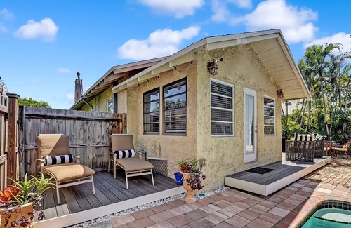 Palm Beach - West Palm Beach House | Multi-Family Cottages with private heated pool - 2mi. from beach
