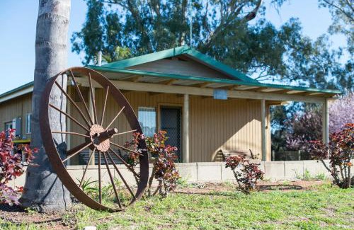 Paringa House | Mundic Waterfront Cottages