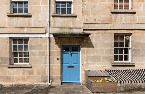 Bath House | Murphy's House Central Townhouse W/courtyard