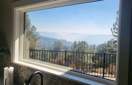 Forest Meadows House | Murphys Sunrise Cottage private and peaceful with breathtaking views.
