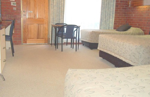 Swan Hill Hotel | Murray River Motel