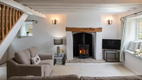Clapton on the Hill House | Murray's Cottage