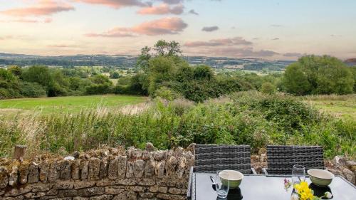 Clapton on the Hill House | Murray's Cottage