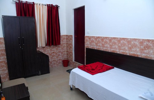 Gudalur Hotel | Muruz Stay Inn