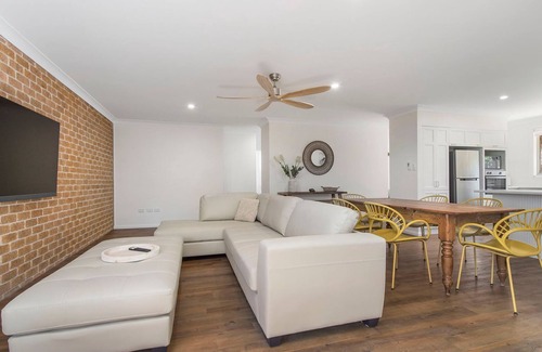 Laurieton Apartment | Muse on Norman - Newly renovated 2 bedroom unit
