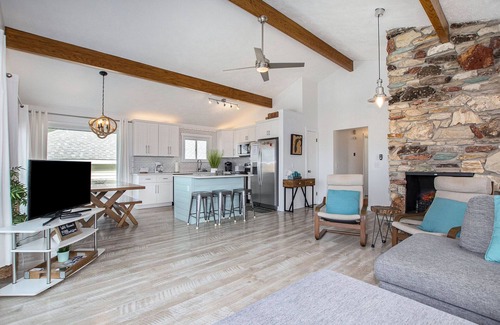 Bluffton House | Muskegon Beach House Oasis With Pool!