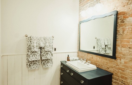 Newaygo Hotel | Muskegon River Inn