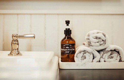 Newaygo Hotel | Muskegon River Inn