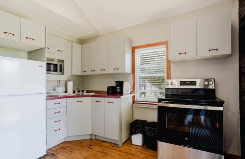 Muskoka Lakes Cottage | Muskoka 2-bedroom Cottage (Pier 100 #10)