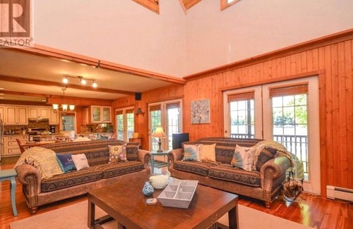 Bala House | Muskoka Cottage Rental on Moon River!