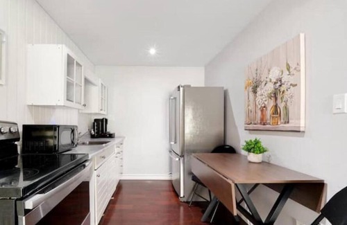 Muskoka Lakes House | Muskoka Gem on 5 Acres of Enchanted Forest w/Panoramic Sauna!