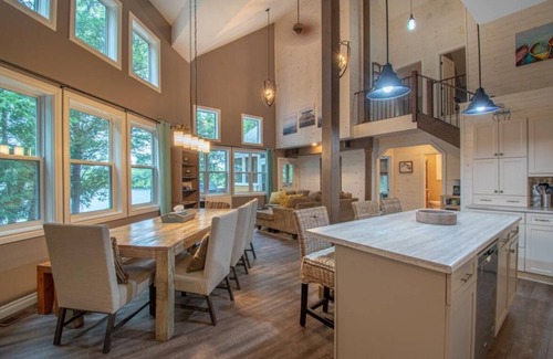 Muskoka Lakes Cottage | Muskoka Serenity- 4 bedrooms, 2 bathrooms Cottage