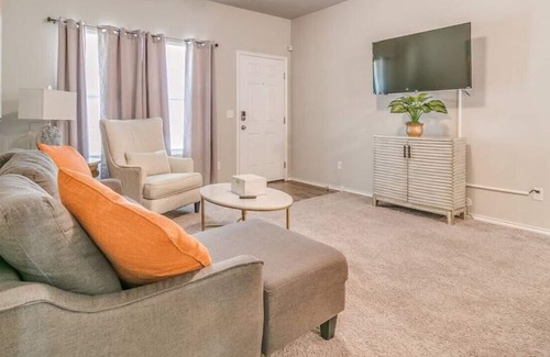 Mustang House | Mustang - Antler · King | Self Check-In | 4 TVs
