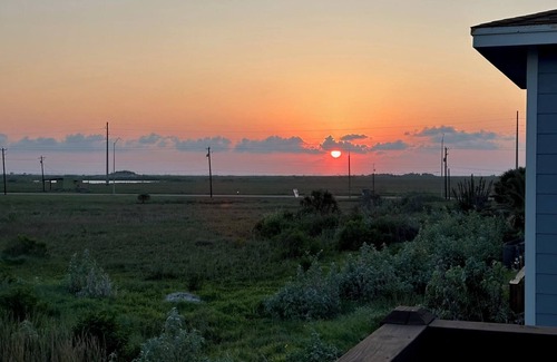 Port Aransas House | Mustang Island Beach Side Sanctuary EV Charger