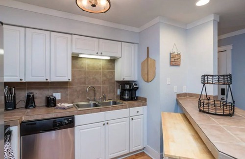 Port Aransas Condo | MUSTANG ISLAND POOLSIDE PARADISE - Boardwalk to beach, heated pool. hot tub!