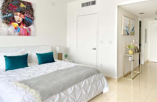 Downtown Miami Apartment | MVR Brickell Gem w Designer Touches