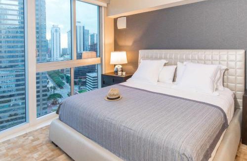 Downtown Miami Apartment | MVR - Oceanfront Corner Balcony Luxe SPA